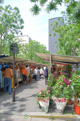 Marché Edgar Quinet at the Metro Edgar Quinet end